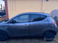Usata Lancia Ypsilon 69 CV (50 kW) 2017 Grigio Utilitaria