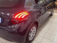 Usata Peugeot 208 Active 81 CV (59 kW) 2016 Blu Utilitaria