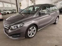 Begagnad Mercedes B200 136 HK (100 kW) 2016 Grå Minibuss