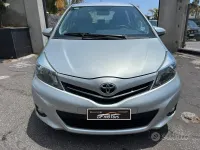 Usata Toyota Yaris Lounge 90 CV (66 kW) 2012 Grigio Utilitaria