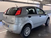 Usata Fiat Grande Punto 69 CV (50 kW) 2013 Grigio Utilitaria