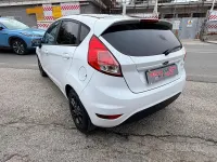 Usata Ford Fiesta 75 CV (55 kW) 2015 Bianco Utilitaria