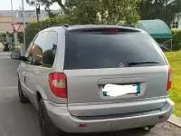 Usata Chrysler Voyager 174 CV (127 kW) 2001 Grigio Monovolume