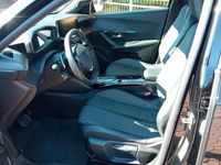 Begagnad Peugeot 2008 Allure 131 HK (96 kW) 2023 Svart SUV