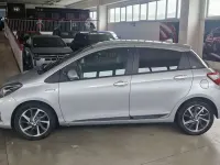 Usata Toyota Yaris Hybrid Business Edition 101 CV (74 kW) 2019 Argento Berlina