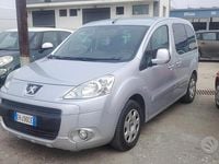 Usata Peugeot Partner Tepee Outdoor 92 CV (67 kW) 2011 Grigio Monovolume