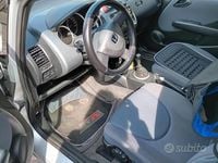 Usata Honda Jazz 78 CV (57 kW) 2003 Grigio Utilitaria