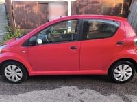 Usata Toyota Aygo Connect Style 68 CV (50 kW) 2012 Rosso Utilitaria
