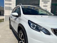 Usata Peugeot 2008 Active 101 CV (74 kW) 2019 Bianco SUV