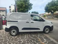 Usata Fiat Doblò 130 CV (95 kW) 2024 Bianco Monovolume