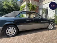 Usata Mercedes E200 136 CV (100 kW) 1996 Blu/azzurro Cabrio