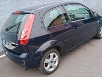 Usata Ford Fiesta 58 CV (42 kW) 2007 Blu Utilitaria
