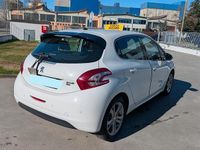 Usata Peugeot 208 Allure 81 CV (59 kW) 2015 Bianco Utilitaria