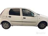 Usata Fiat Punto 80 CV (58 kW) 2005 Bianco Utilitaria