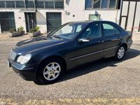 Usata Mercedes C200 Elegance 143 CV (105 kW) 2002 Blu Berlina