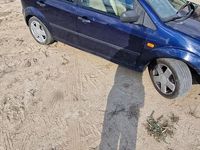 Second-hand Ford Fiesta 90 CP (66 kW) 2002 Albastru Hatchback