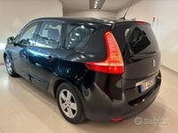 Usata Renault Grand Scénic III 110 CV (80 kW) 2010 Nero Monovolume