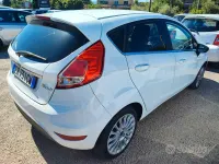 Usata Ford Fiesta Titanium 97 CV (71 kW) 2013 Bianco Berlina