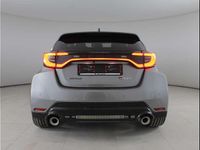 Usata Toyota Yaris 280 CV (205 kW) 2024 Precious metal Berlina