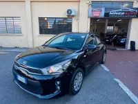 Usata Kia Rio 83 CV (61 kW) 2017 Nero Berlina