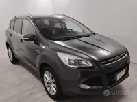 Usata Ford Kuga Titanium 120 CV (88 kW) 2015 Grigio SUV
