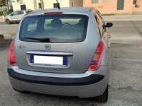 Usata Lancia Ypsilon 80 CV (58 kW) 2006 Argento pastello Utilitaria