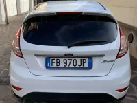 Usata Ford Fiesta Titanium 75 CV (55 kW) 2016 Bianco Utilitaria