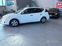 Usata Kia Ceed 109 CV (80 kW) 2009 Bianco Utilitaria