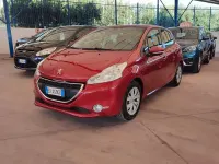Usata Peugeot 208 Business-Line 68 CV (50 kW) 2014 Rosso Utilitaria