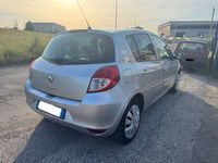 Usata Renault Clio II 75 CV (55 kW) 2011 Argento Berlina