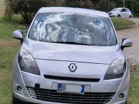 Usata Renault Scénic III 110 CV (80 kW) 2010 Grigio Monovolume