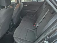 Usado Kia Rio 84 HP (61 kW) 2019 Cinzento Sedan