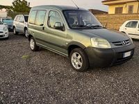 Käytetty Peugeot Partner 90 HP (66 kW) 2004 Vihreä Tila-auto