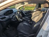 Usata Peugeot 2008 Allure 99 CV (72 kW) 2016 Bianco SUV