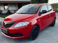 Usata Lancia Ypsilon Silver 69 CV (50 kW) 2015 Rosso Utilitaria