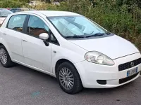 Usata Fiat Grande Punto Active 77 CV (56 kW) 2007 Bianco Utilitaria