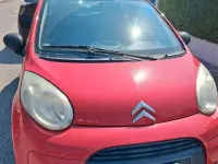 Usado Citroën C1 68 CV (50 kW) 2009 Rojo Utilitario