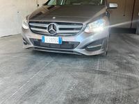 Usata Mercedes B180 109 CV (80 kW) 2016 Grigio Monovolume