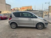 Usata Peugeot 1007 95 CV (69 kW) 2006 Grigio Monovolume