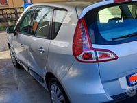 Usata Renault Scénic III 110 CV (80 kW) 2009 Grigio Monovolume