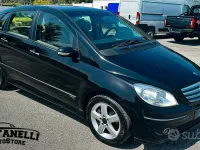 Usata Mercedes B200 140 CV (102 kW) 2007 Nero Monovolume