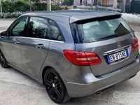 Usata Mercedes B180 Premium 108 CV (79 kW) 2012 Grigio Monovolume
