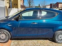 Usata Lancia Ypsilon Platinum 69 CV (50 kW) 2016 Blu/azzurro Utilitaria
