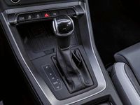 Käytetty Audi Q3 Ambiente 150 HP (110 kW) 2023 Hopea Katumaasturi