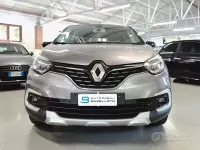 Usata Renault Captur Intens 90 CV (66 kW) 2017 Grigio SUV