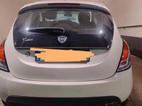 Usata Lancia Ypsilon Gold 69 CV (50 kW) 2011 Bianco Utilitaria