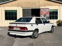 Usata Alfa Romeo 75 148 CV (108 kW) 1991 Bianco Berlina
