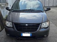 Usata Chrysler Grand Voyager Limited 174 CV (127 kW) 2005 Grigio Monovolume