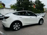 Usata Tesla Model Y 189 kW (258 CV) 2023 Bianco SUV