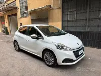 Usata Peugeot 208 Allure 75 CV (55 kW) 2016 Bianco Utilitaria
